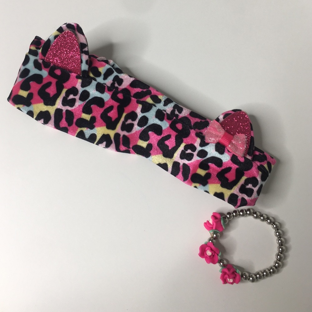 Cute Cheetah cat bundle with flower bracelet!